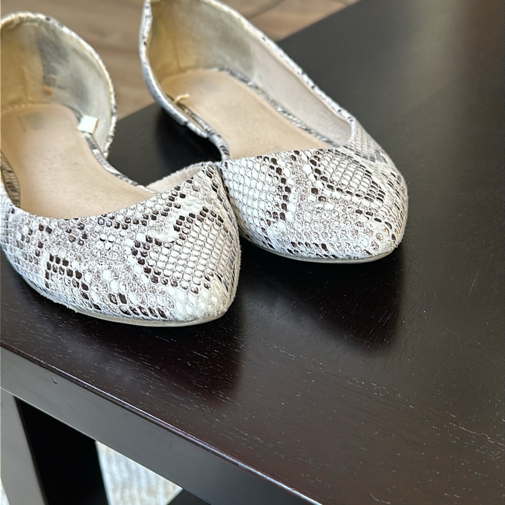 Faux snakeskin cutout pointy toe flats SZ 11 - Picture 4 of 7